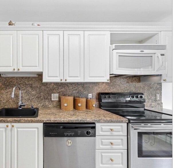 Building Photo - 3 Owens Landing Ct