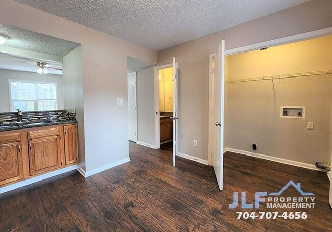 Building Photo - Full Brick Townhouse in Highly Desirable C...