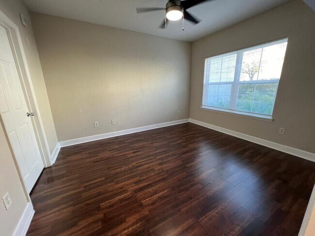 Building Photo - 202 E South St