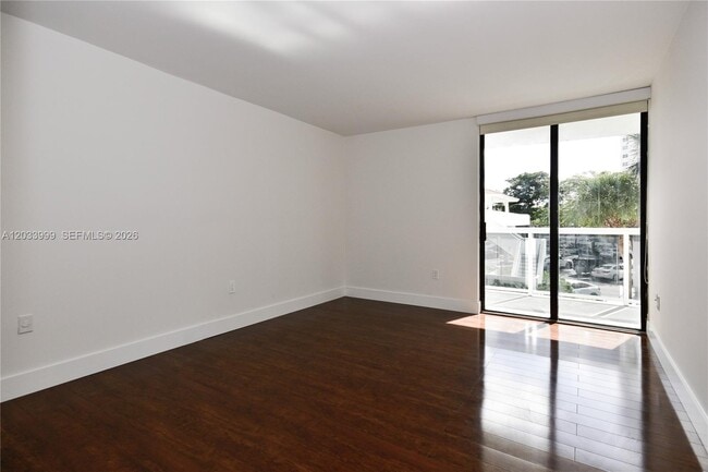 Building Photo - 20505 E Country Club Dr