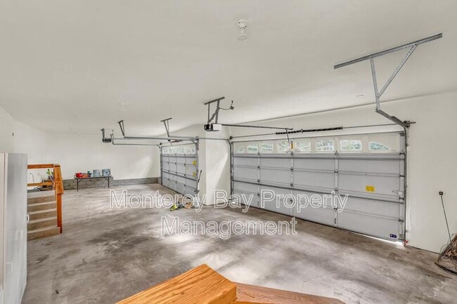 Building Photo - 4083 Sunset Ln