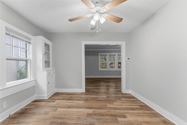 Building Photo - 3400 W 117th St