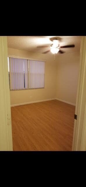 Building Photo - 3256 Commodore Ct