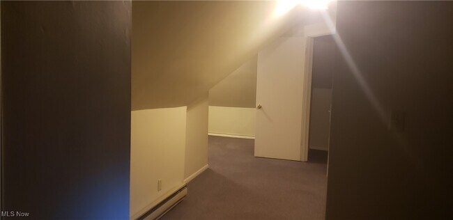 Building Photo - 13900-UP Kirtland St