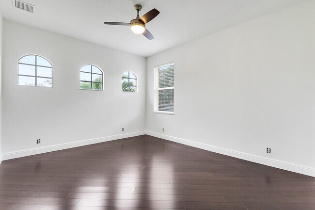 Building Photo - 5029 Forest Dale Dr