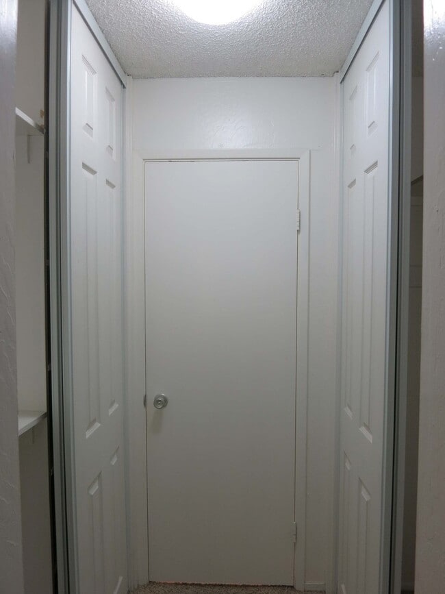 Building Photo - 1 bedroom 1 bath condo in heart of Silicon...