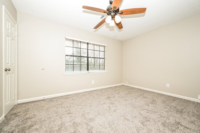 Building Photo - 107 Fairview Pl