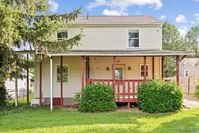 Building Photo - 648 Golfview Dr