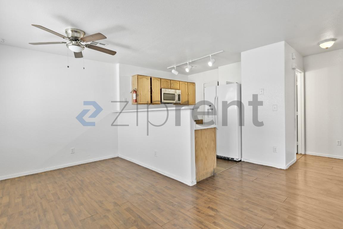 Building Photo - Unit 120