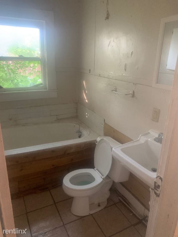Building Photo - 2 br, 1 bath House - 2413 North 22nd Street
