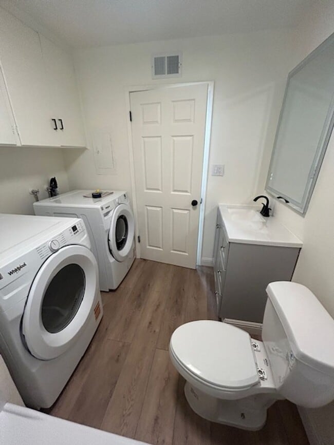 Building Photo - 1608-1610 S Central