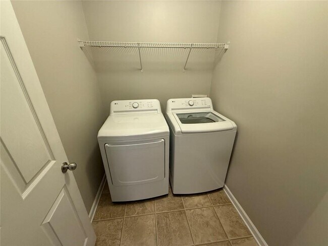 Building Photo - 5750 Carrington Pl