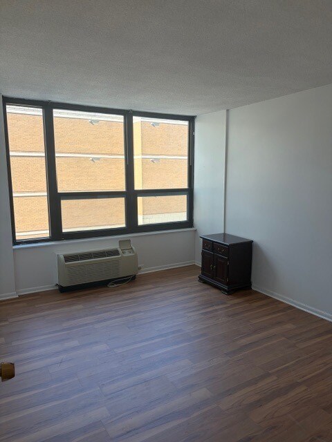Building Photo - 5100 N Marine Dr