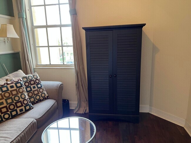 Building Photo - 4991 Bonsai Cir