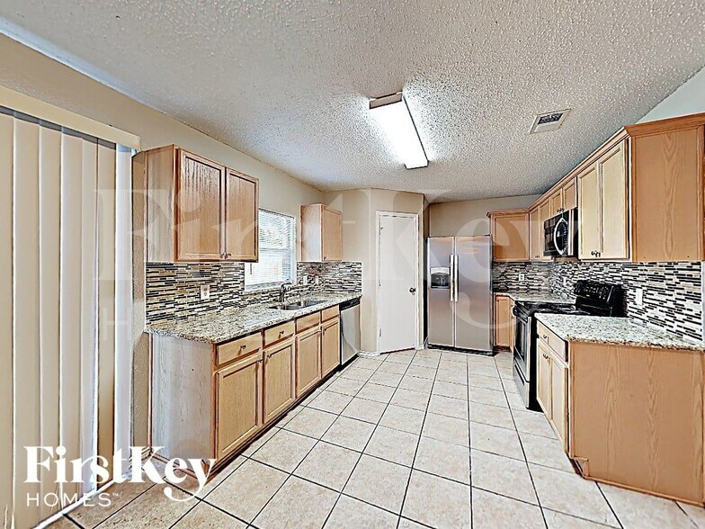Building Photo - 820 Monette Dr