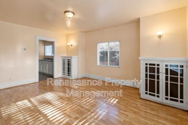Building Photo - 1026 Windeler Ave
