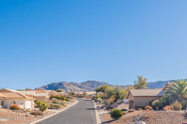 Building Photo - 36500 S Rock Crest Dr