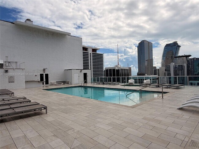 Building Photo - 133 NE 2nd Ave