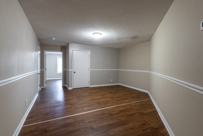 Building Photo - 2960 Tripp Ln
