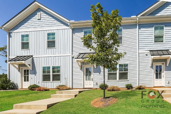 Building Photo - 108 Dogwood Village Trl