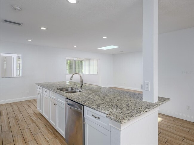 Building Photo - 14605 Brentwood Ln