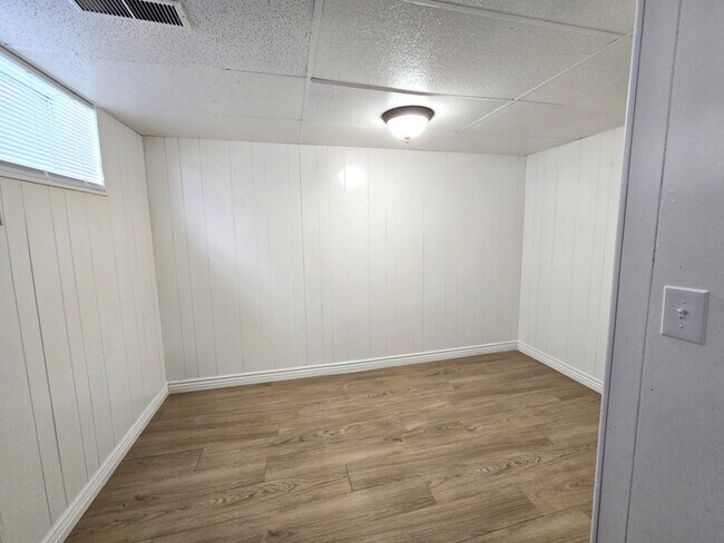 Building Photo - 4575 Balsam Ave