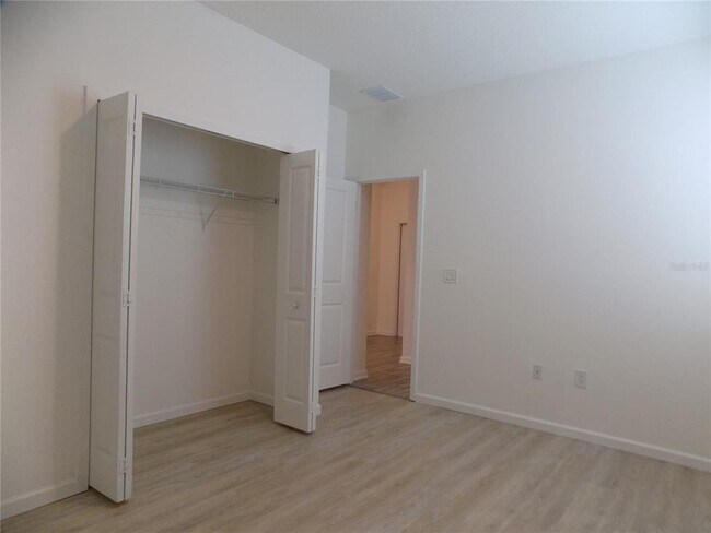 Building Photo - 1713 Chatsworth Cir