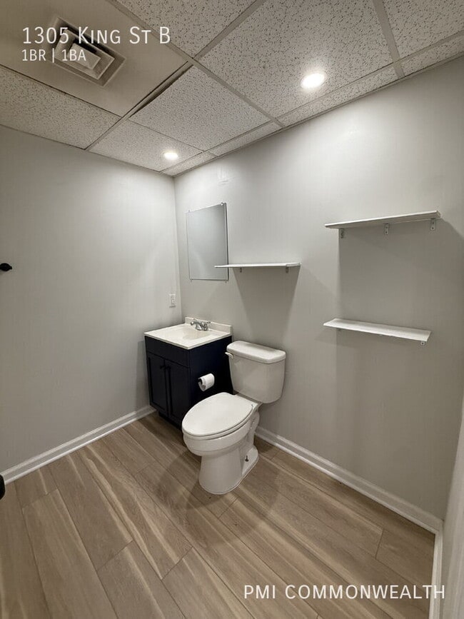 Building Photo - 1305 King St