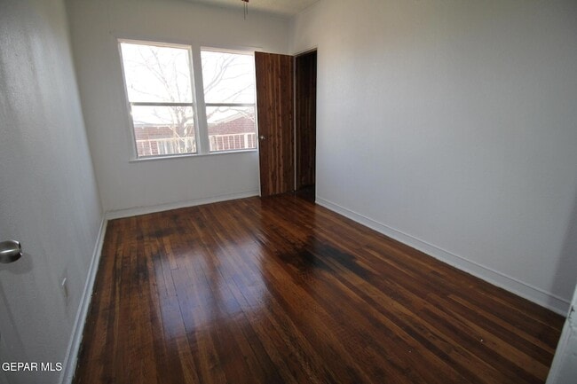 Building Photo - 3200 Richmond Ave