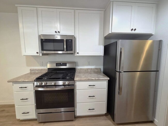 Building Photo - Newer Two bedroom/Two bath Duplex | Available NOW