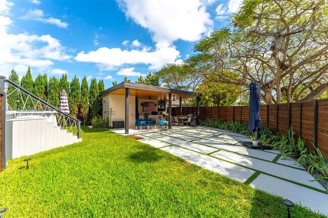 Building Photo - 17805 SW 114th Ct