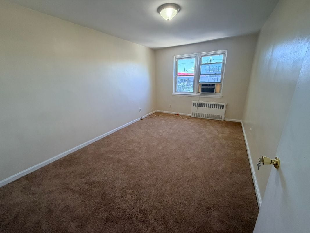 Building Photo - 2076 E 63rd St