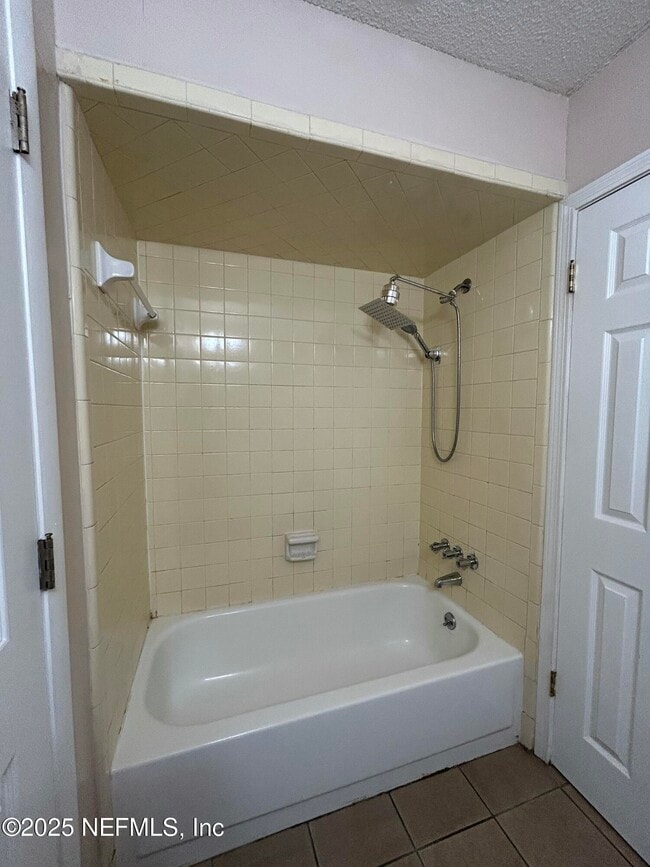Building Photo - 460 Crabapple Ct