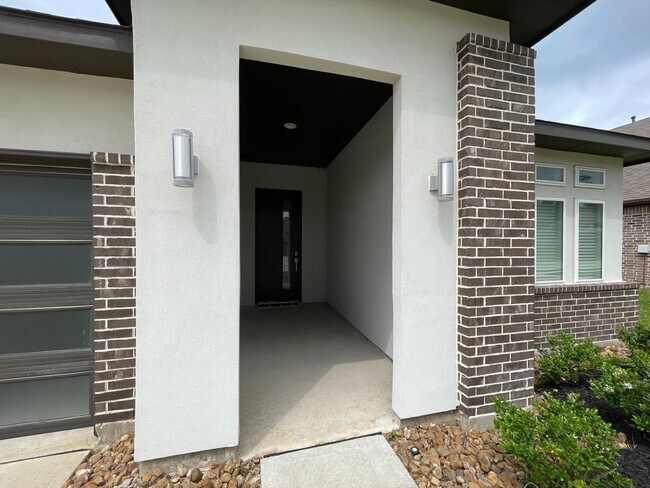 Building Photo - 14322 Winema View Ln