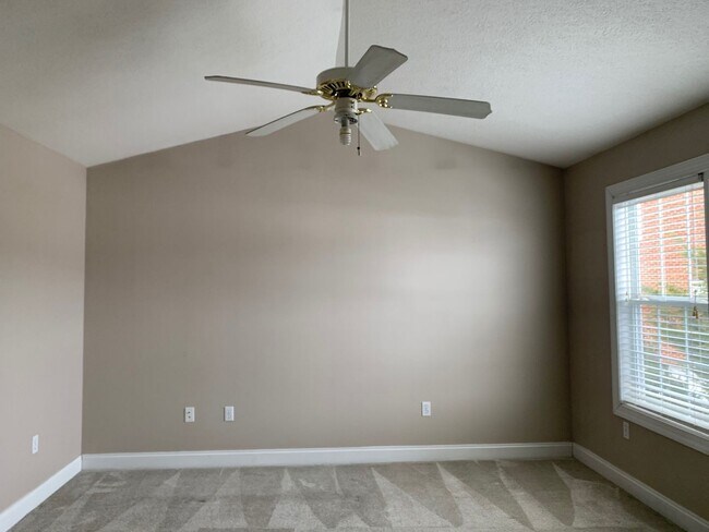 Building Photo - 190 Willow Oak Dr NW