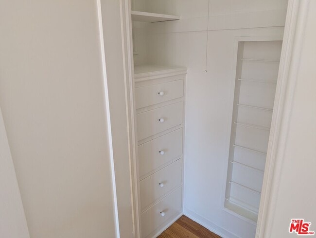 Building Photo - 1612 1/2 Glendon Ave