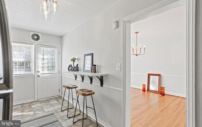 Building Photo - 403 Stratford Rd