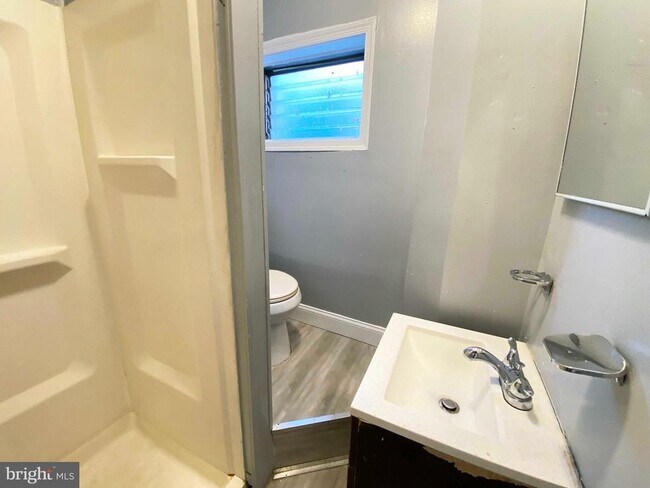 Building Photo - 3050 Hartville St