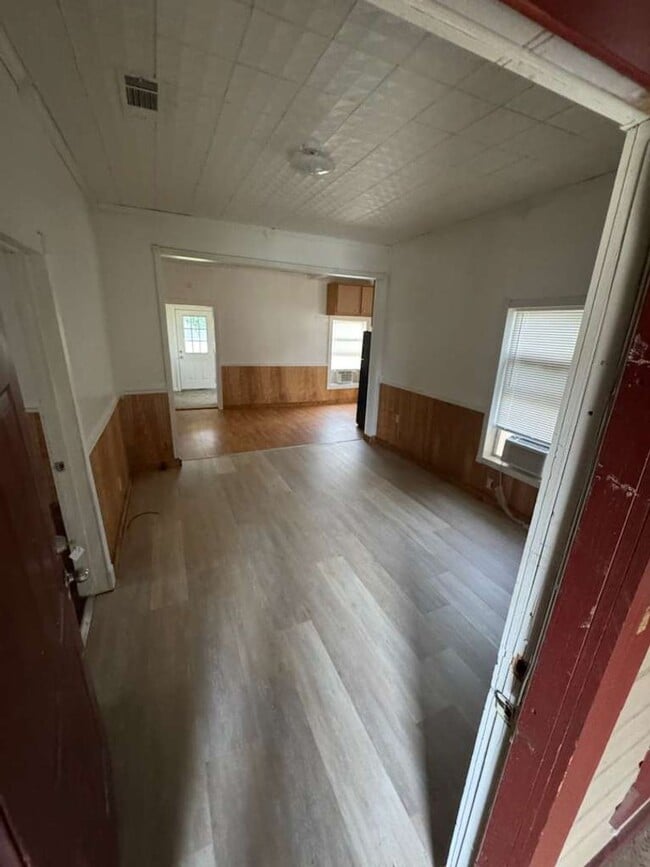 Building Photo - 510 W Bilbo Ave