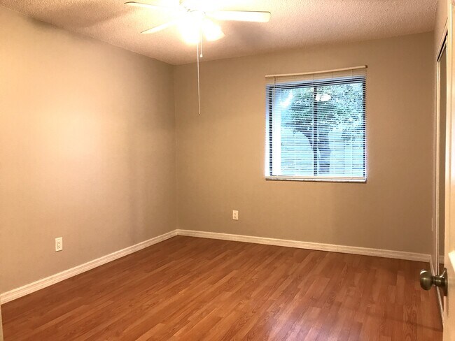 Building Photo - 149 Springwood Cir