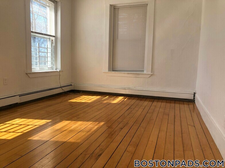 Building Photo - 270 Bowdoin St