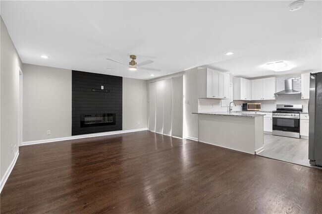 Building Photo - 147 Hermer Cir NW