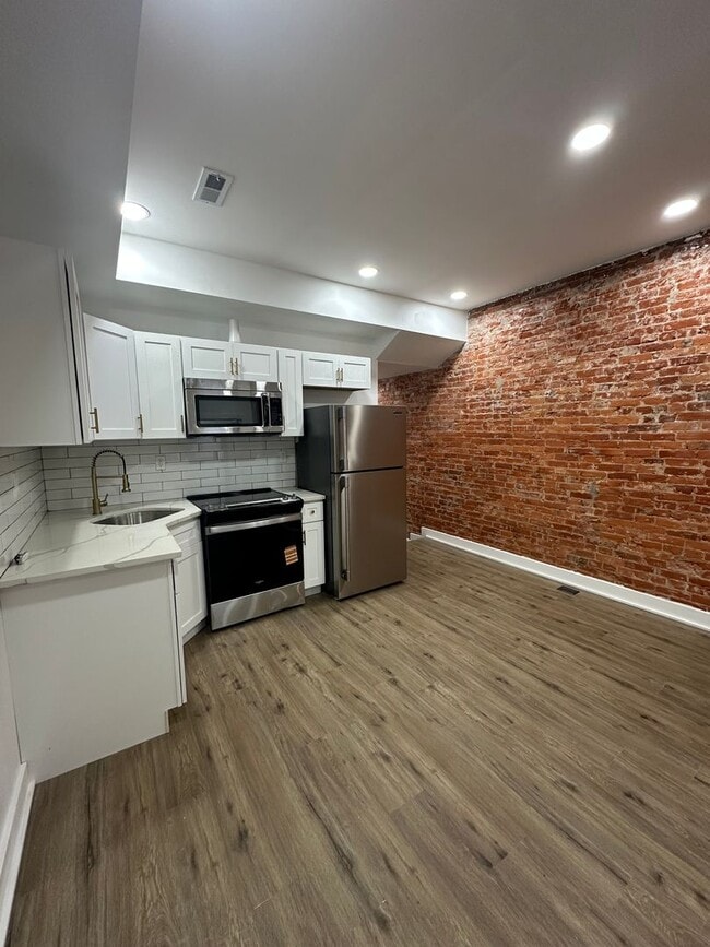 Building Photo - 4514 Westminster Ave