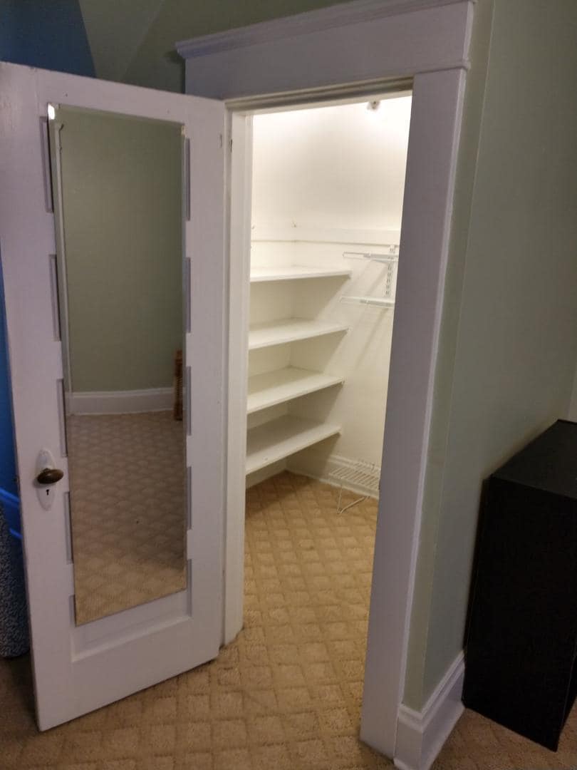 walk in closet - 1528 Quarrier St