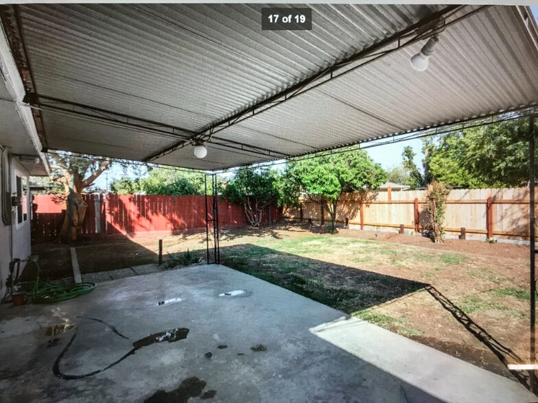 Building Photo - 1330 N Winery Ave