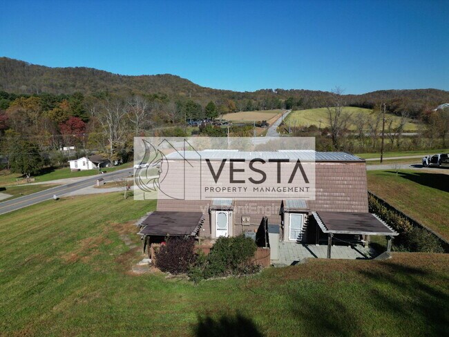 Building Photo - 588 Ray Hill Rd