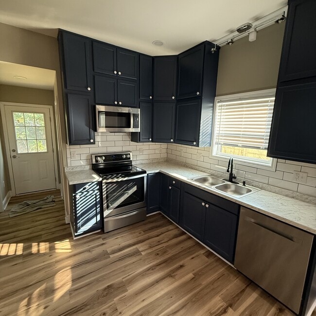 Building Photo - 82 Parallel Ct NW