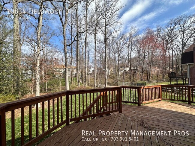 Building Photo - 10834 Fieldwood Dr