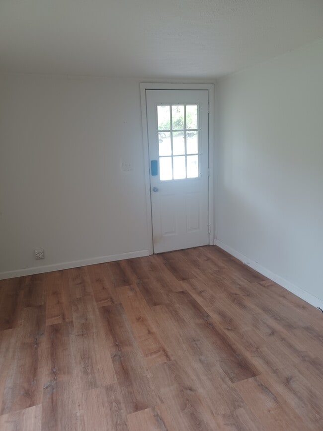 Building Photo - 92 Mooney Ln