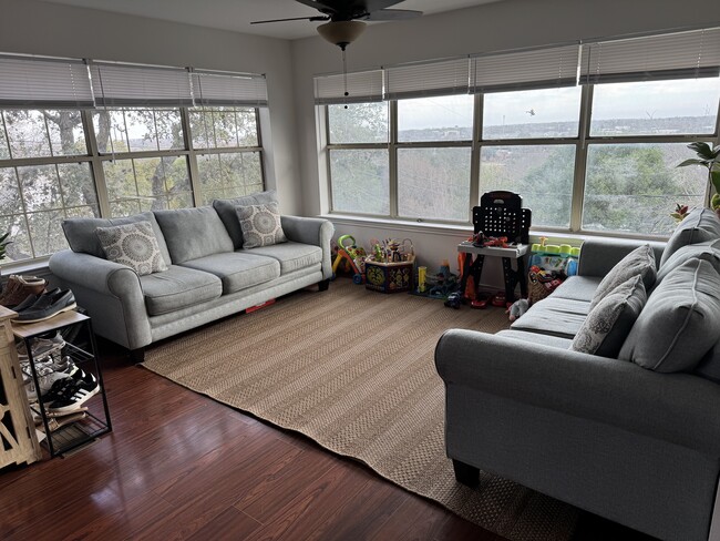 Building Photo - 791 Moonglow Ave